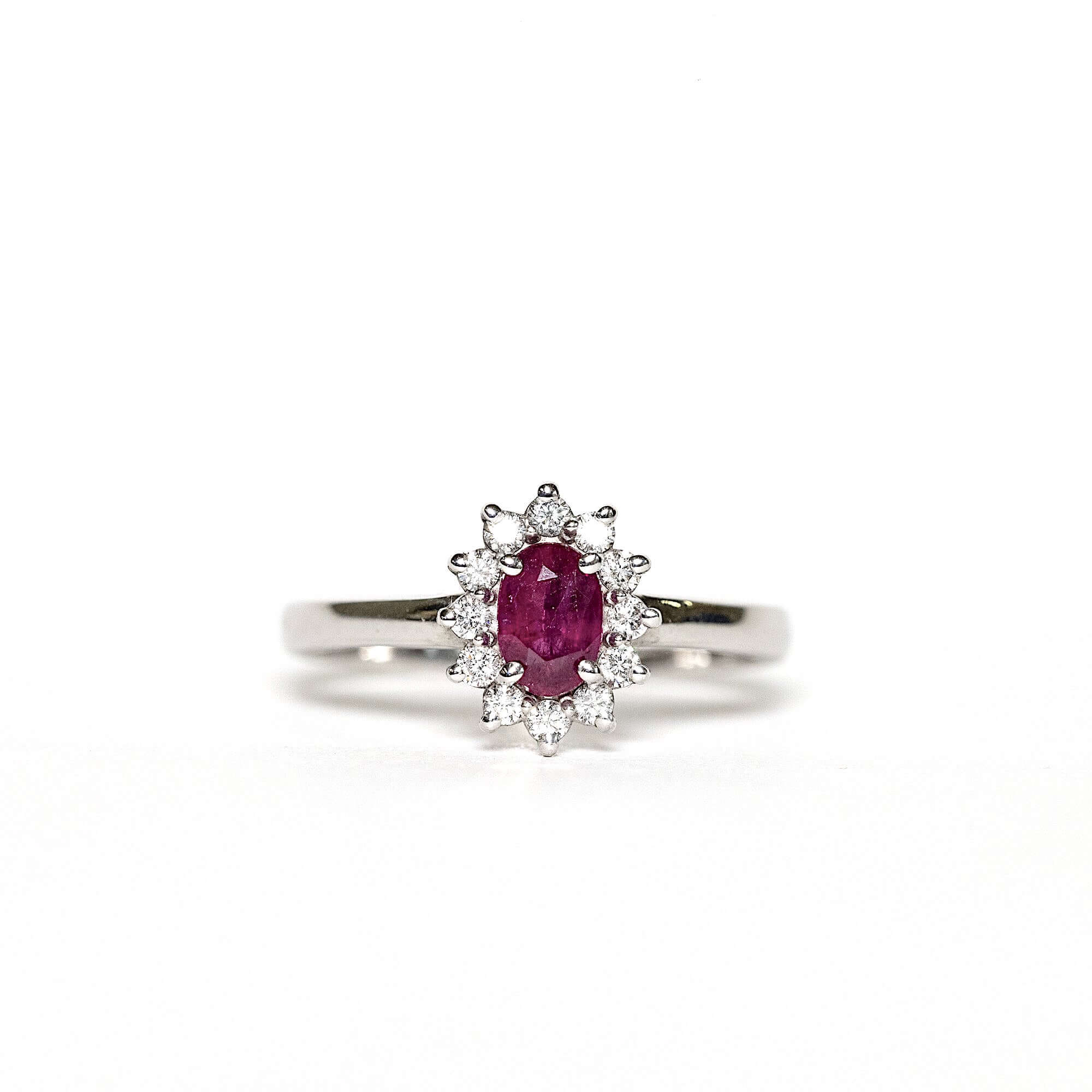 Gold ruby ring 750% diamonds Art. AN1284