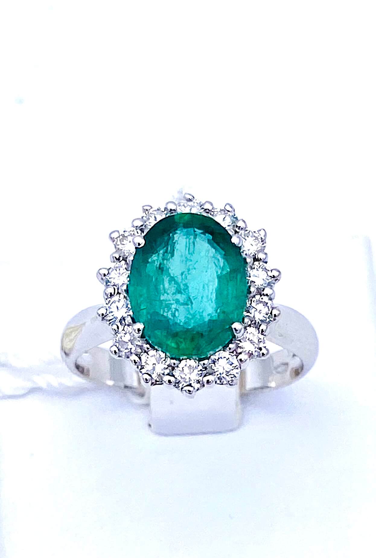Anello smeraldo e diamanti oro bianco 750% art.AN2602