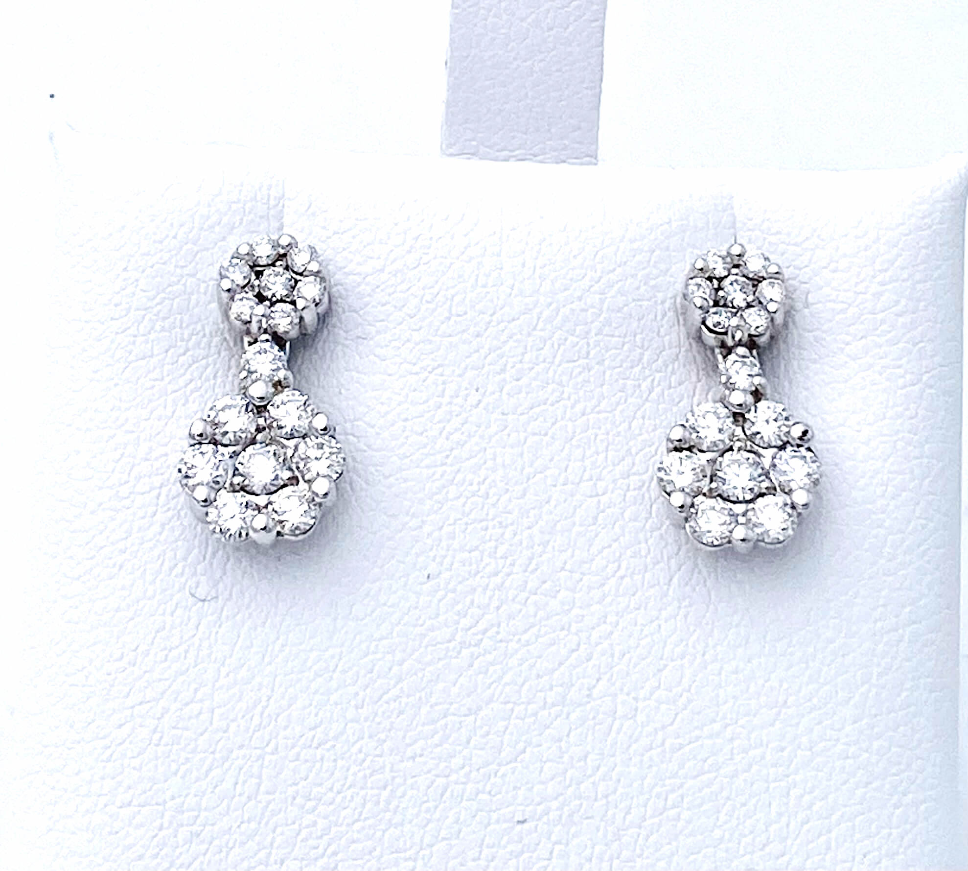 Orecchini oro bianco e diamanti GOCCE DI LUCE  Art. OR605